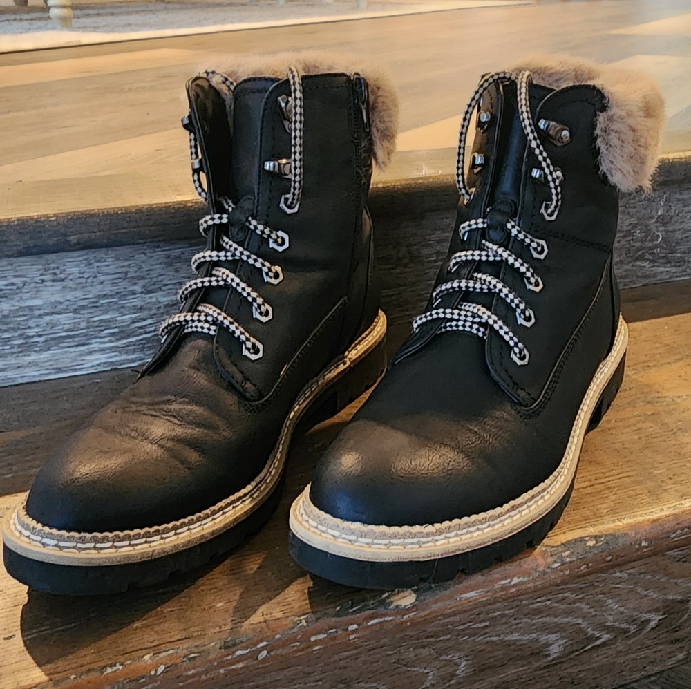 Steve Madden Alaska Black Leather Faux Fur Lace Up Boot